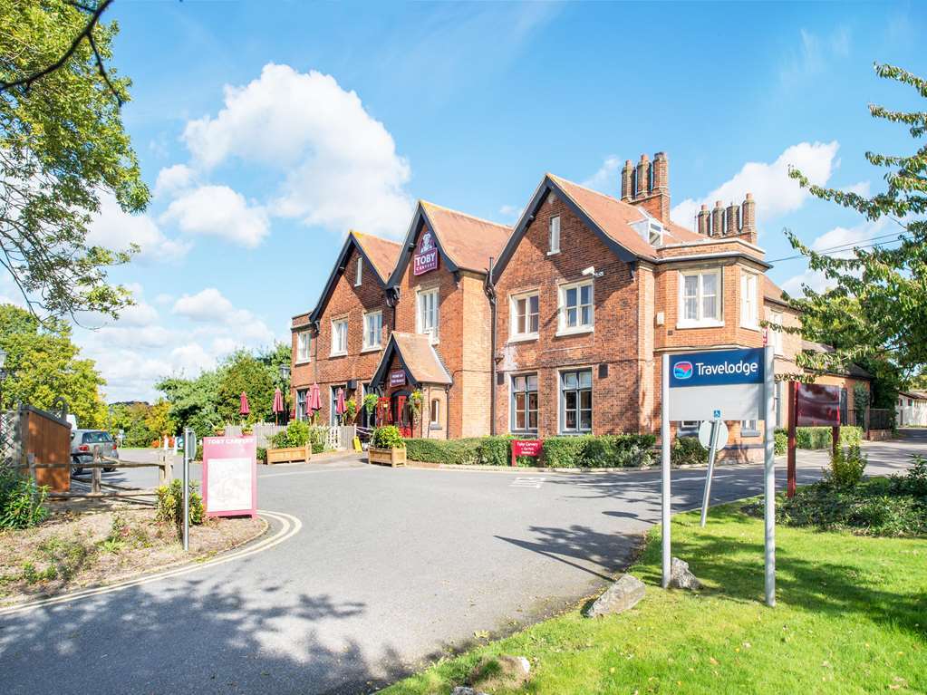 Travelodge Basildon ウィックフォード エクステリア 写真